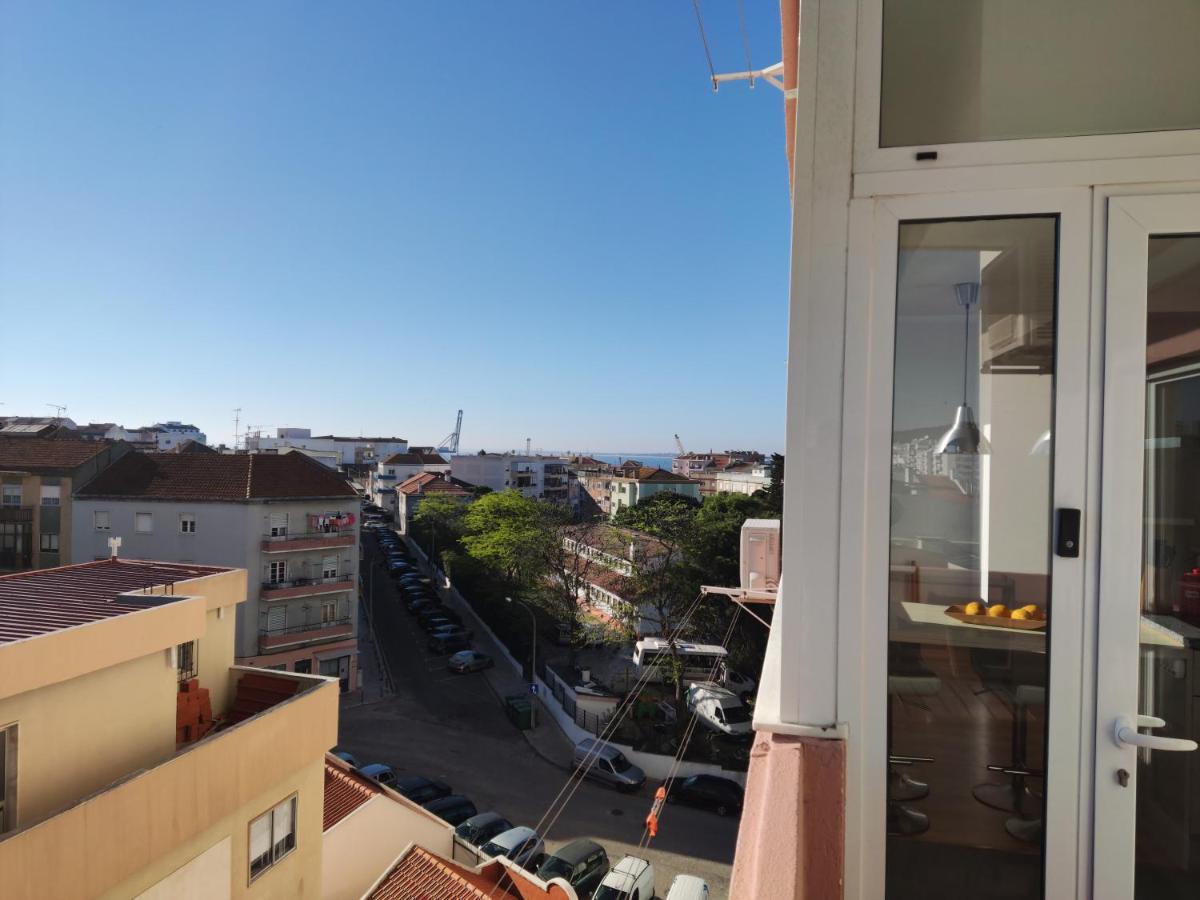 M&H Loft - Apartamento T2 Em Setúbal Esterno foto